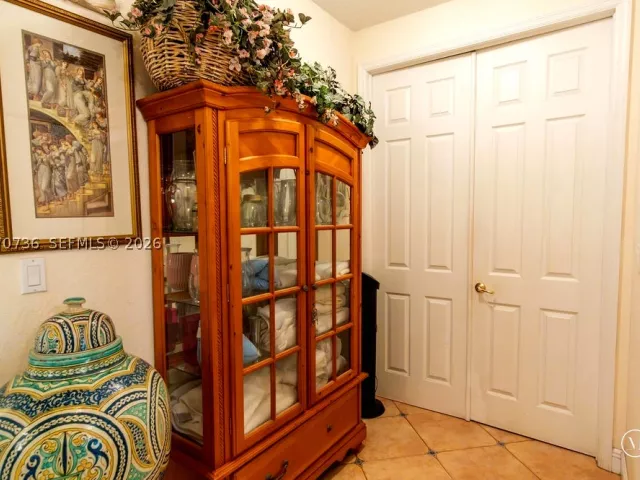 5-bedroom home for sale in Miami - 2610 SW 112th Ct - MondialRealty