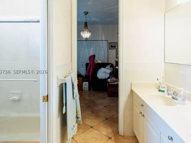 5-bedroom home for sale in Miami - 2610 SW 112th Ct - MondialRealty