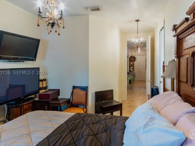 5-bedroom home for sale in Miami - 2610 SW 112th Ct - MondialRealty