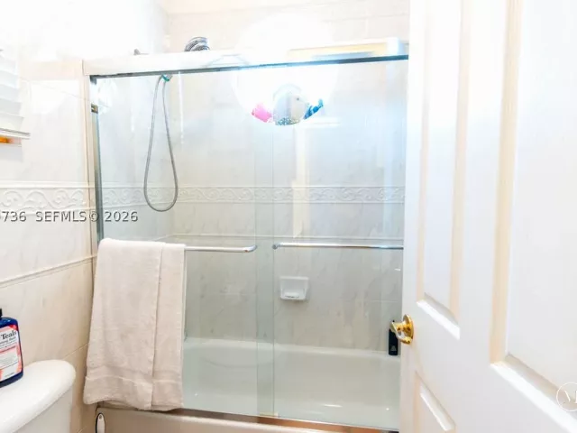 5-bedroom home for sale in Miami - 2610 SW 112th Ct - MondialRealty