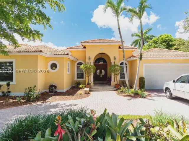 5-bedroom home for sale in Miami - 2610 SW 112th Ct - MondialRealty