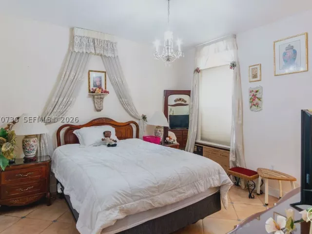 5-bedroom home for sale in Miami - 2610 SW 112th Ct - MondialRealty