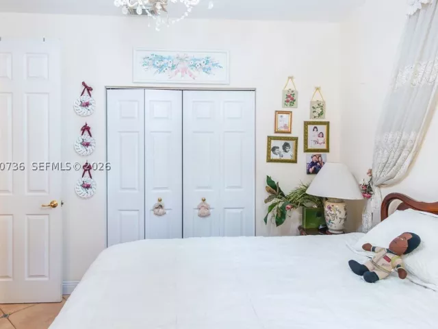 5-bedroom home for sale in Miami - 2610 SW 112th Ct - MondialRealty