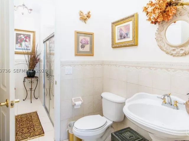 5-bedroom home for sale in Miami - 2610 SW 112th Ct - MondialRealty