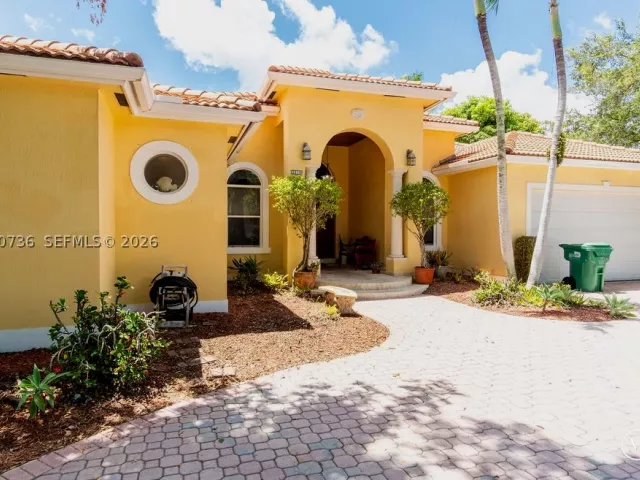 5-bedroom home for sale in Miami - 2610 SW 112th Ct - MondialRealty