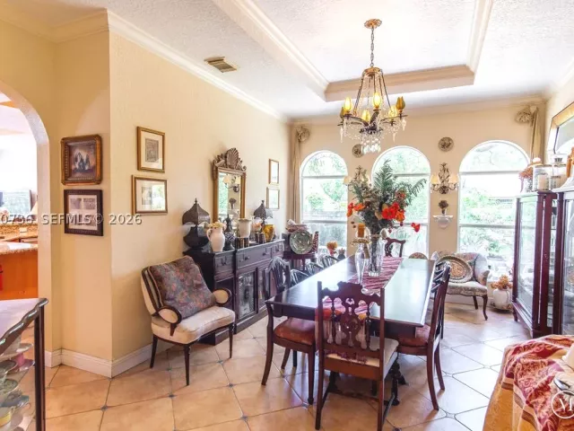 5-bedroom home for sale in Miami - 2610 SW 112th Ct - MondialRealty
