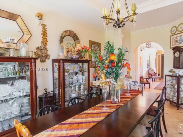 5-bedroom home for sale in Miami - 2610 SW 112th Ct - MondialRealty