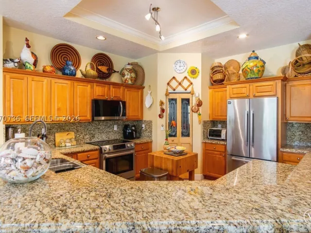 5-bedroom home for sale in Miami - 2610 SW 112th Ct - MondialRealty