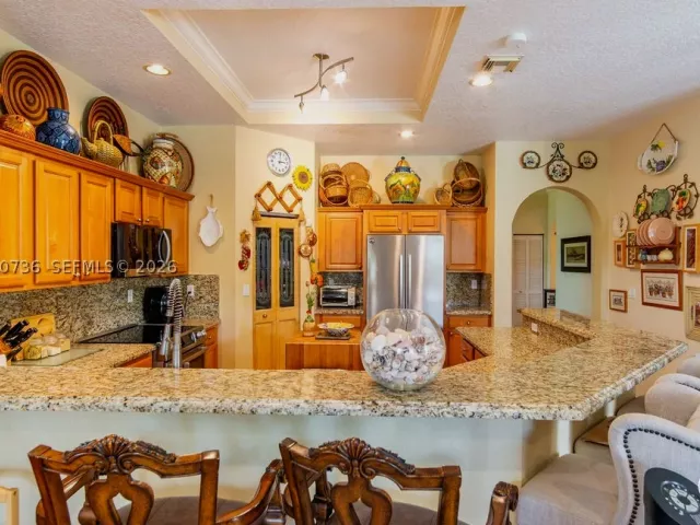 5-bedroom home for sale in Miami - 2610 SW 112th Ct - MondialRealty