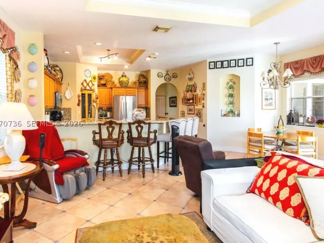 5-bedroom home for sale in Miami - 2610 SW 112th Ct - MondialRealty
