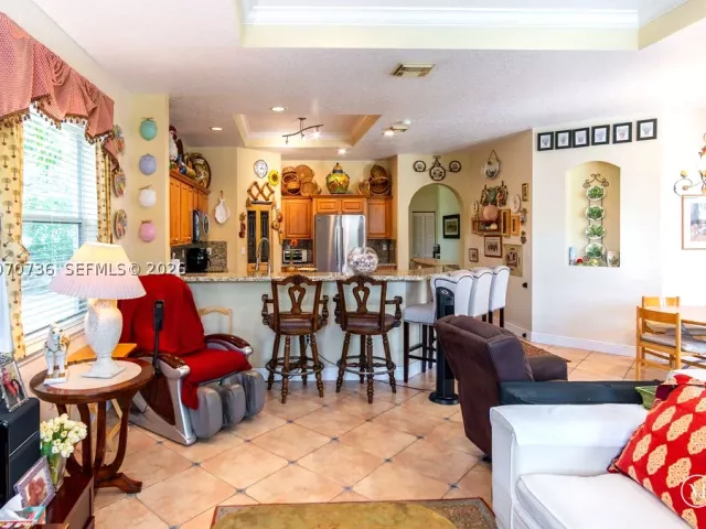 5-bedroom home for sale in Miami - 2610 SW 112th Ct - MondialRealty