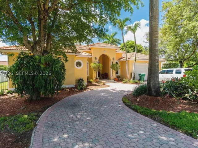 5-bedroom home for sale in Miami - 2610 SW 112th Ct - MondialRealty