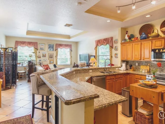 5-bedroom home for sale in Miami - 2610 SW 112th Ct - MondialRealty