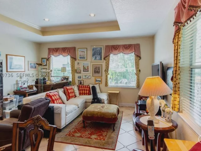 5-bedroom home for sale in Miami - 2610 SW 112th Ct - MondialRealty