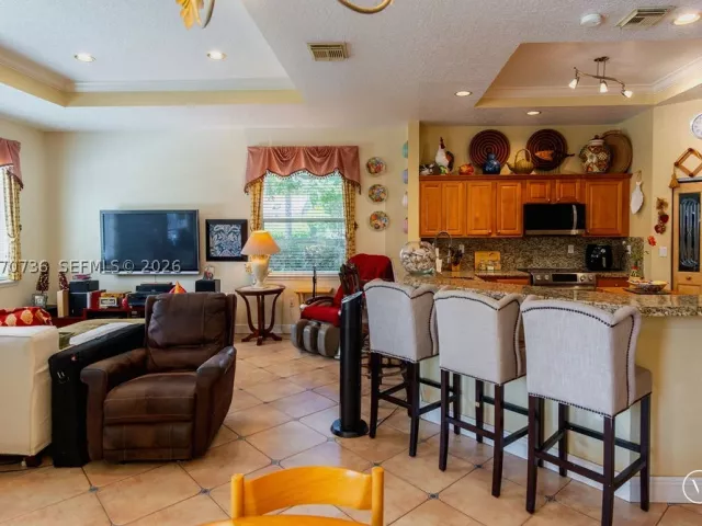 5-bedroom home for sale in Miami - 2610 SW 112th Ct - MondialRealty