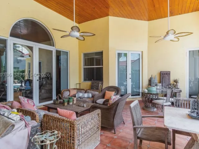 5-bedroom home for sale in Miami - 2610 SW 112th Ct - MondialRealty