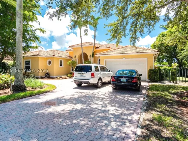 5-bedroom home for sale in Miami - 2610 SW 112th Ct - MondialRealty