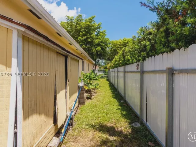 5-bedroom home for sale in Miami - 2610 SW 112th Ct - MondialRealty