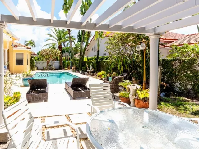 5-bedroom home for sale in Miami - 2610 SW 112th Ct - MondialRealty