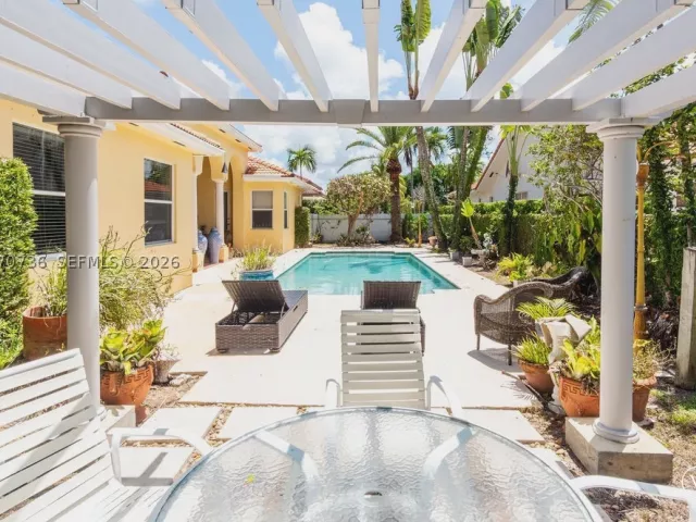 5-bedroom home for sale in Miami - 2610 SW 112th Ct - MondialRealty