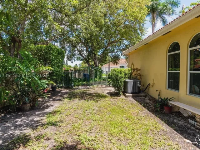 5-bedroom home for sale in Miami - 2610 SW 112th Ct - MondialRealty