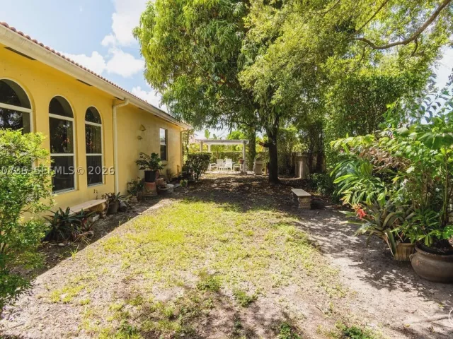 5-bedroom home for sale in Miami - 2610 SW 112th Ct - MondialRealty