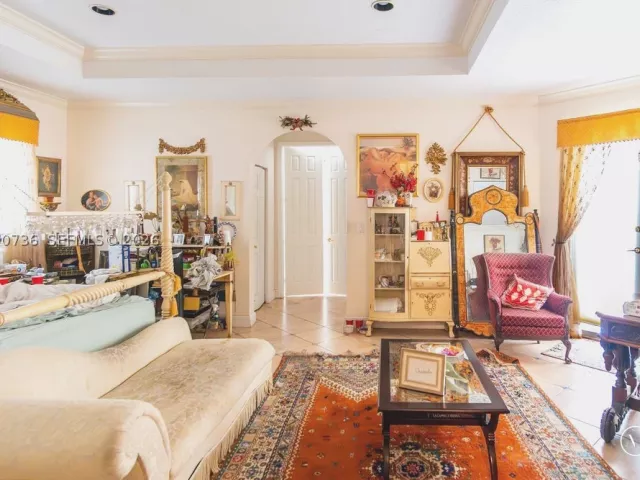 5-bedroom home for sale in Miami - 2610 SW 112th Ct - MondialRealty