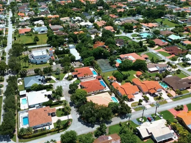 5-bedroom home for sale in Miami - 2610 SW 112th Ct - MondialRealty