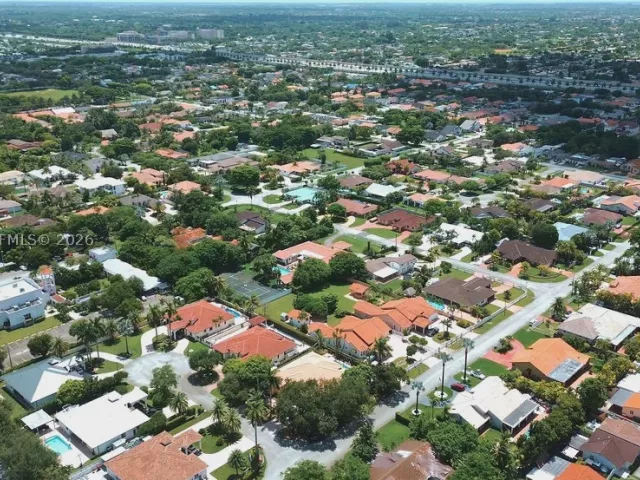 5-bedroom home for sale in Miami - 2610 SW 112th Ct - MondialRealty