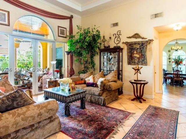 5-bedroom home for sale in Miami - 2610 SW 112th Ct - MondialRealty