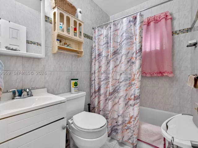 3-bedroom home for sale in Miami - 3111 NW 57th St - MondialRealty