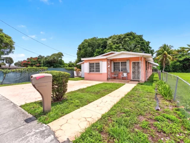 3-bedroom home for sale in Miami - 3111 NW 57th St - MondialRealty