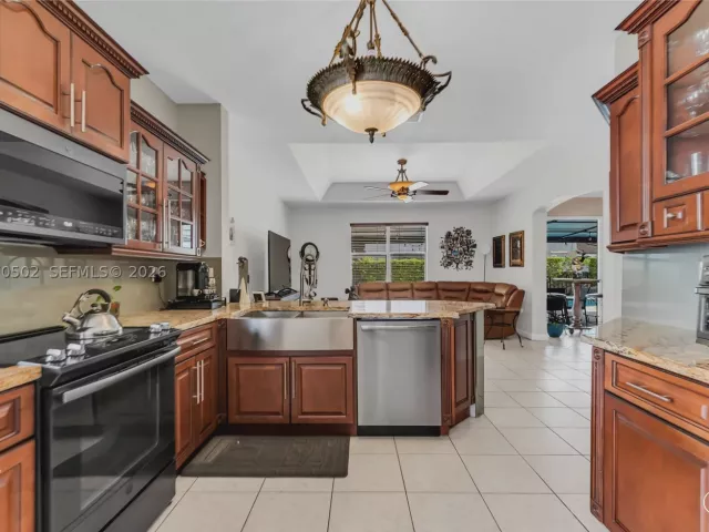 4-bedroom home for sale in Miami - 14591 SW 30th St - MondialRealty