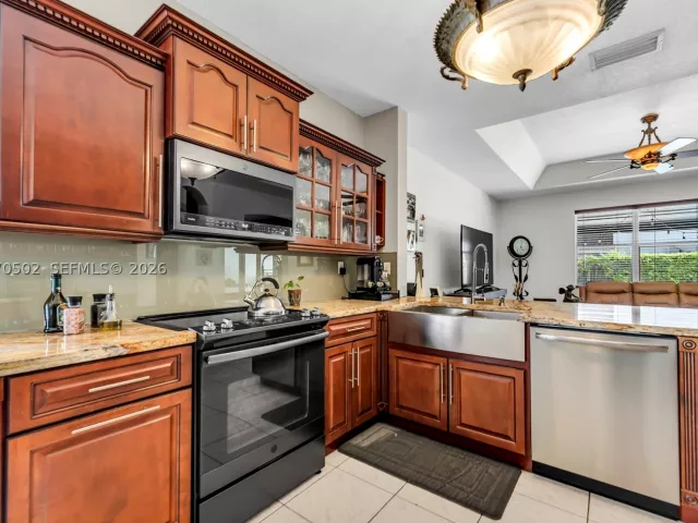 4-bedroom home for sale in Miami - 14591 SW 30th St - MondialRealty