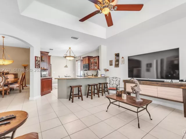 4-bedroom home for sale in Miami - 14591 SW 30th St - MondialRealty