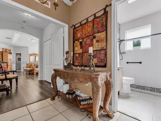 4-bedroom home for sale in Miami - 14591 SW 30th St - MondialRealty