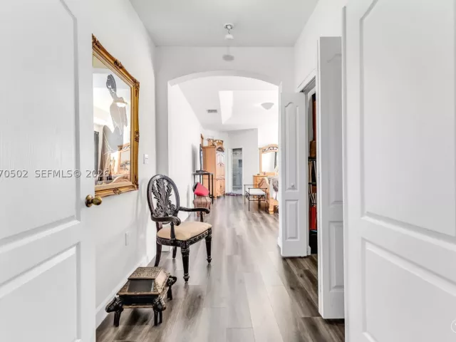 4-bedroom home for sale in Miami - 14591 SW 30th St - MondialRealty