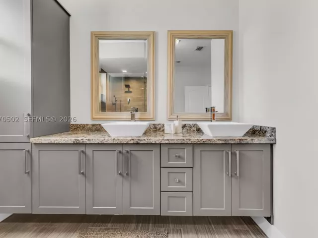 4-bedroom home for sale in Miami - 14591 SW 30th St - MondialRealty