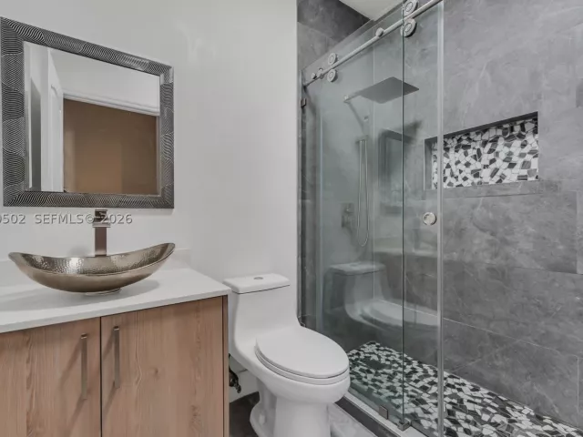 4-bedroom home for sale in Miami - 14591 SW 30th St - MondialRealty