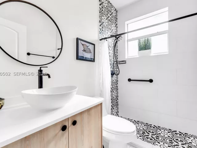 4-bedroom home for sale in Miami - 14591 SW 30th St - MondialRealty