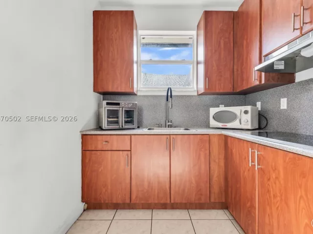 4-bedroom home for sale in Miami - 14591 SW 30th St - MondialRealty