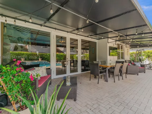 4-bedroom home for sale in Miami - 14591 SW 30th St - MondialRealty