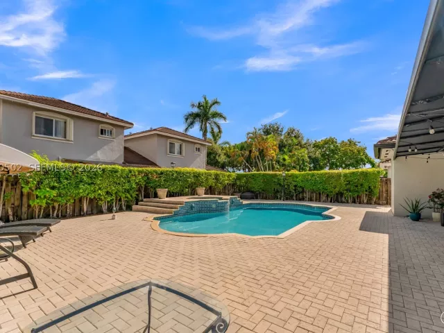 4-bedroom home for sale in Miami - 14591 SW 30th St - MondialRealty