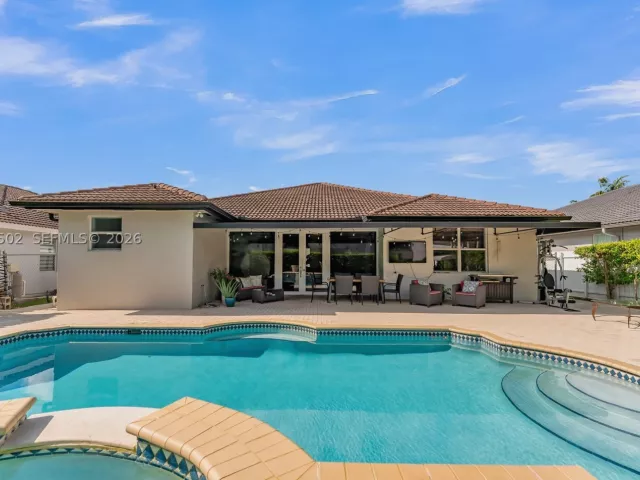 4-bedroom home for sale in Miami - 14591 SW 30th St - MondialRealty
