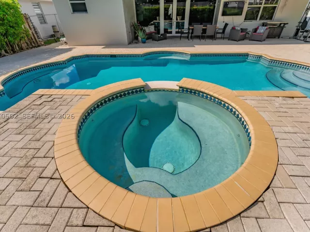 4-bedroom home for sale in Miami - 14591 SW 30th St - MondialRealty