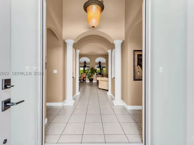 4-bedroom home for sale in Miami - 14591 SW 30th St - MondialRealty