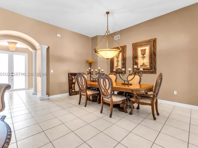 4-bedroom home for sale in Miami - 14591 SW 30th St - MondialRealty