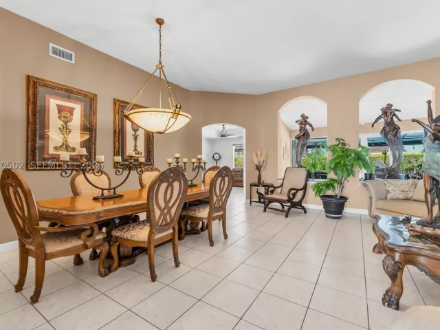 4-bedroom home for sale in Miami - 14591 SW 30th St - MondialRealty