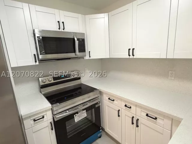 4-bedroom home for sale in Miami - 2944 NW 61st St - MondialRealty