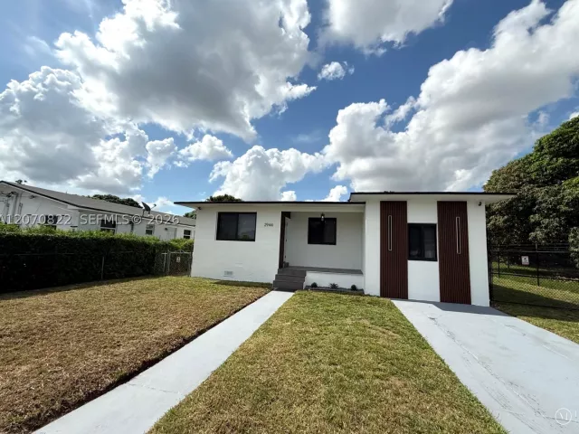 4-bedroom home for sale in Miami - 2944 NW 61st St - MondialRealty